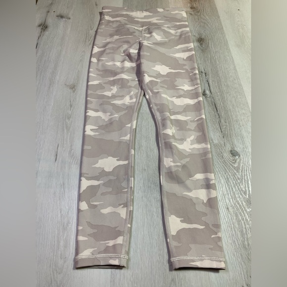 Elation 7/8 Elation Tights in Gray Camouflage, size XS - Picture 1 of 10